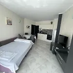 With Pool In Atlantis Apartment Burgas