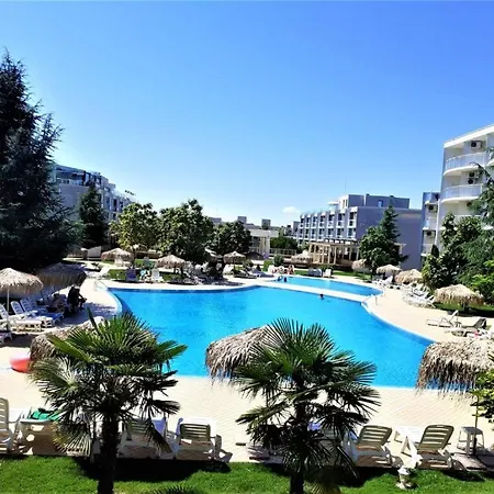 아파트 With Pool In Atlantis