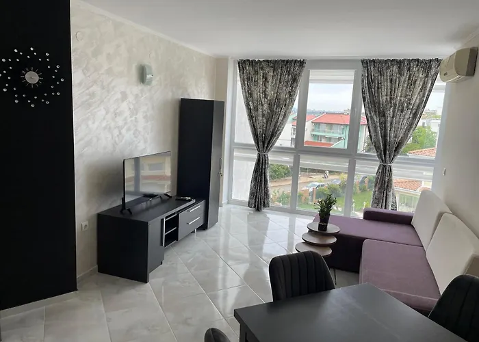 With Pool In Atlantis 布尔加斯