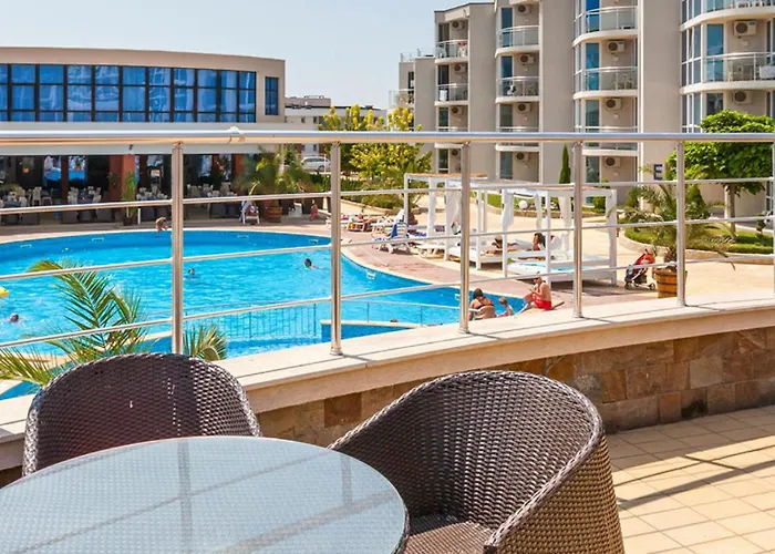 With Pool In Atlantis 布尔加斯