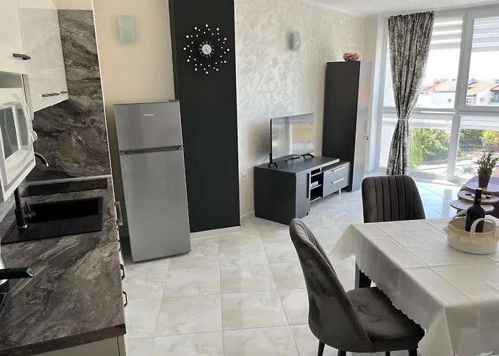 With Pool In Atlantis 公寓 布尔加斯