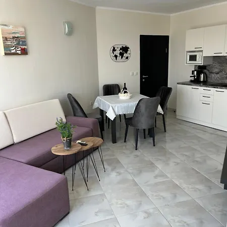 Διαμέρισμα With Pool In Atlantis